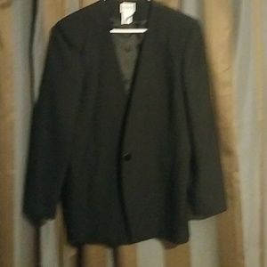Liz Baker Essentials black blazer